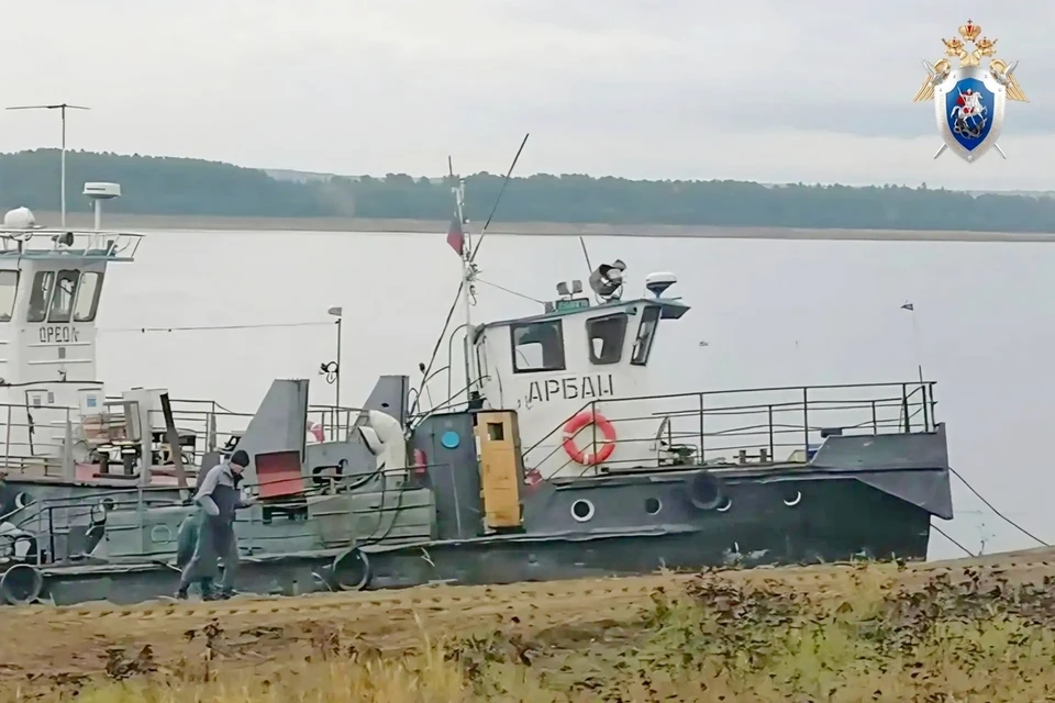 В Красноярском крае при движении по Енисею буксир повредил корпус. Фото: СК