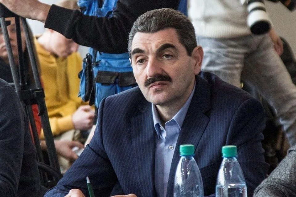 Теперь актеру, который также является учредителем и директором компании «Гослесхоз», предстоит заплатить почти 140 миллионов рублей.