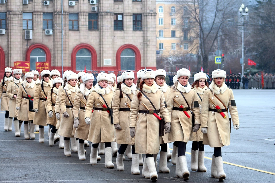 В РФ хотят повысить предельный возраст службы женщин-военных до 50 лет