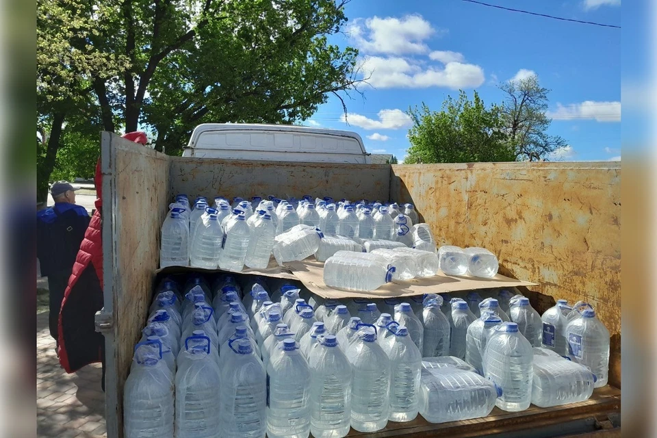 В регионе есть существенная нужда в бутилированной воде. Фото: тг-канал Павла Филипчука