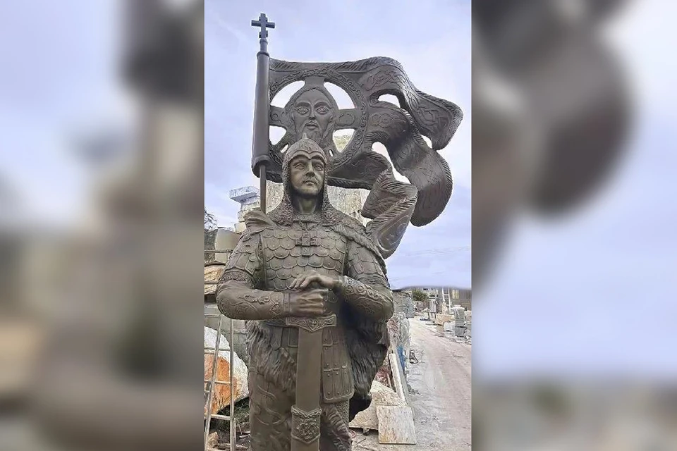 Памятник Александру Невскому отлили в бронзе. Фото: Евгений Пермяков.