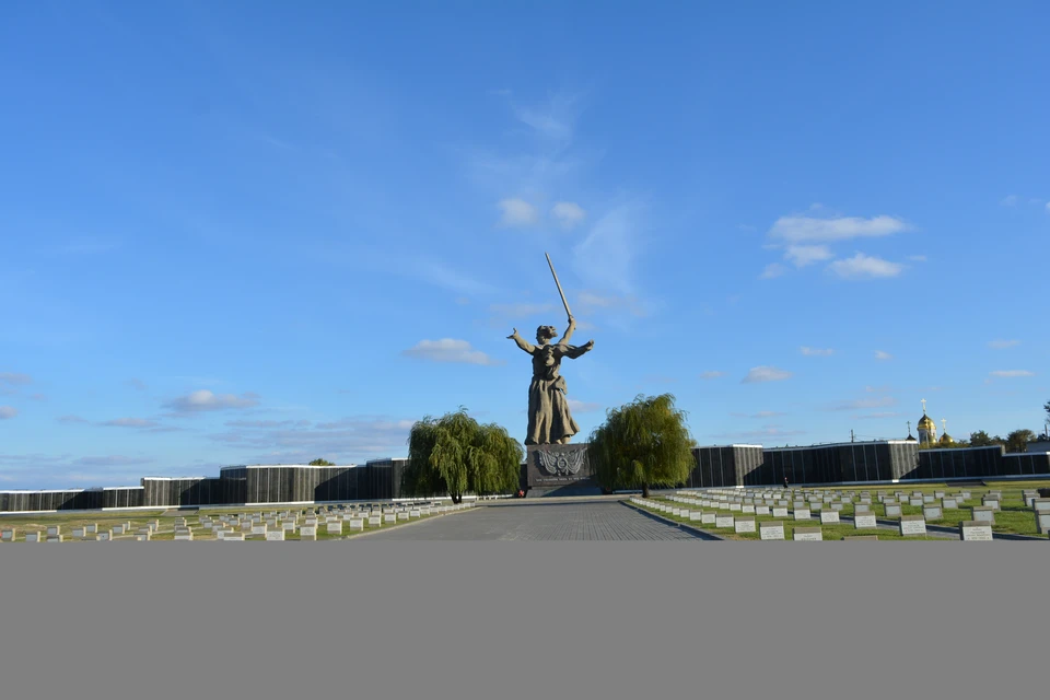 Новый памятник установили на мемориальном кладбище