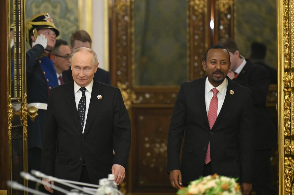 По словам российского лидера, политическая и экономическая ситуация в мире может меняться, однако принципы взаимодействия России с африканскими странами остаются неизменными.