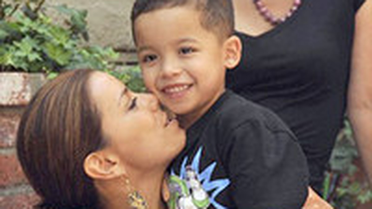 Жігіттен жігіттің алғашқы минеттері Порно мұғалім және әдемі студент