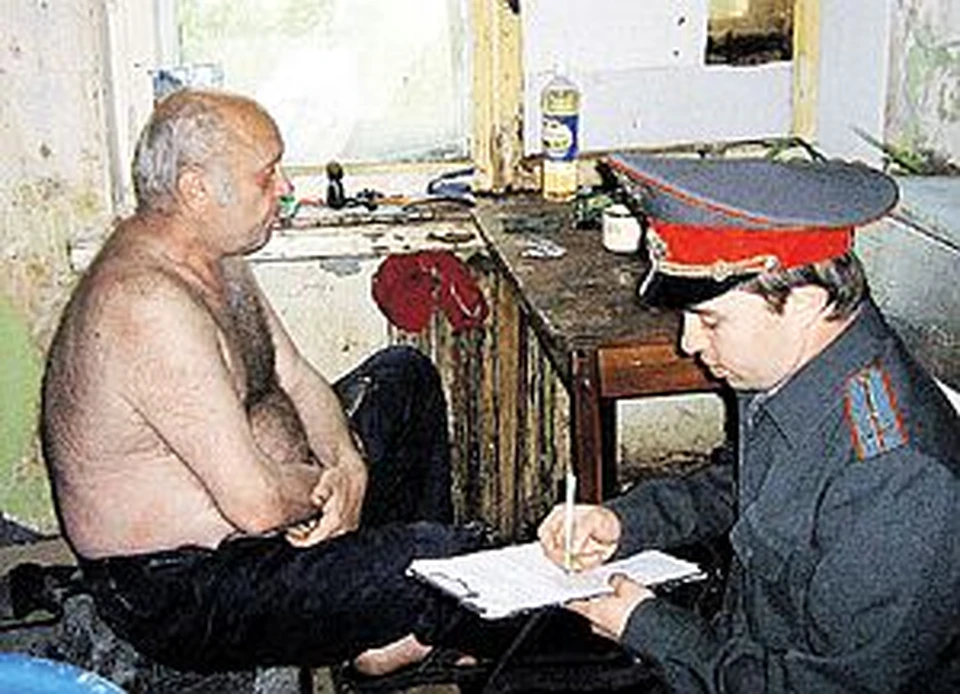 В первые же дни работы Павлу пришлось разгонять бомжатники.