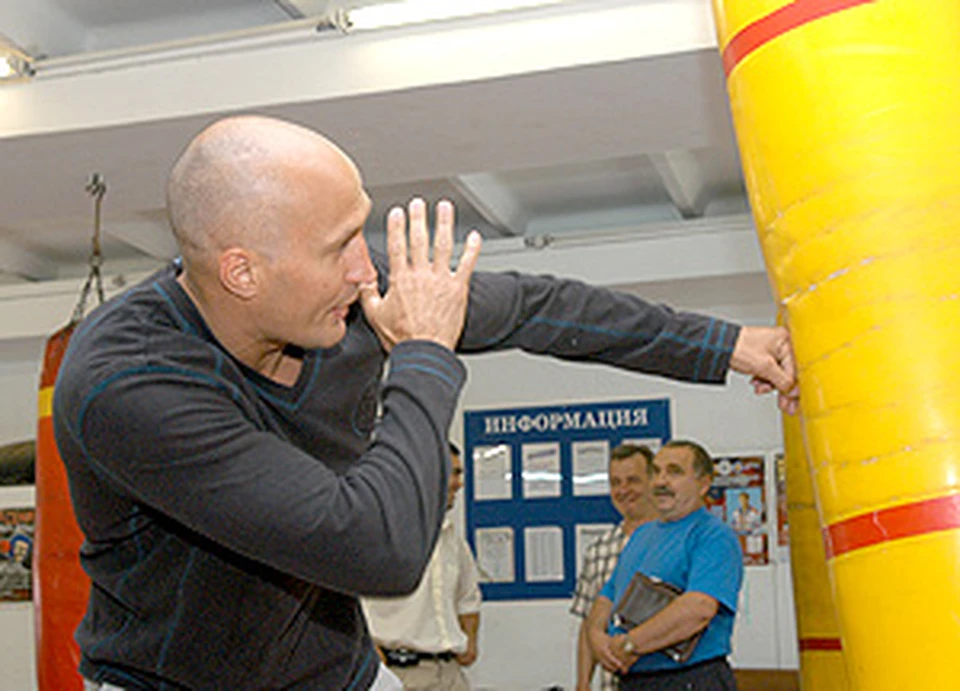 Боксер Кармазин проспал тренировку - KP.RU