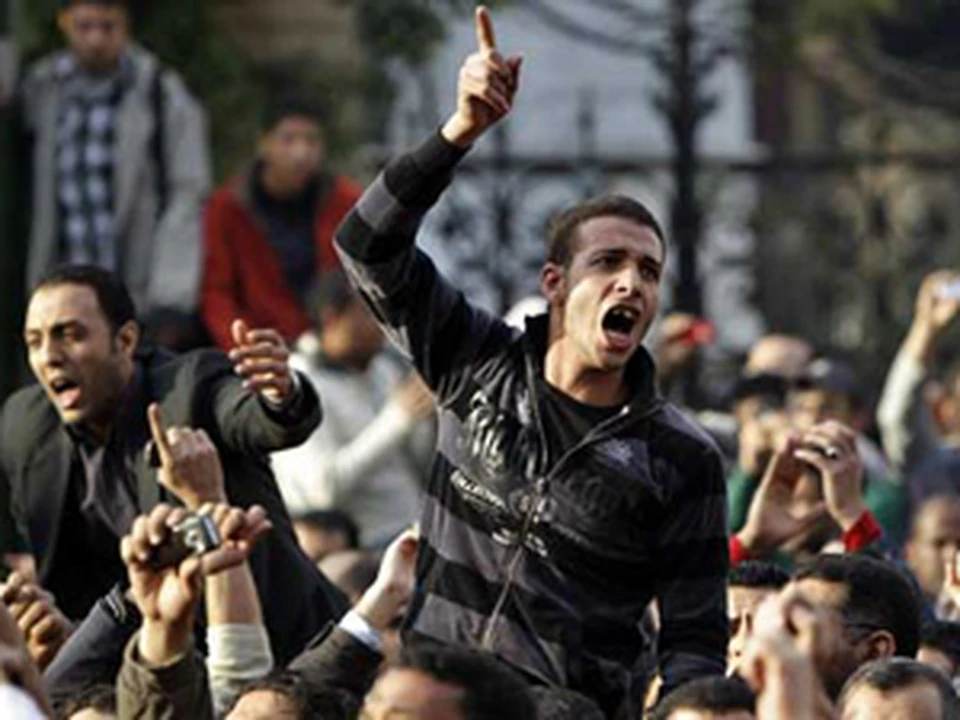 На площадь Тахрир вышли тысячи сторонников Хосни Мубарака