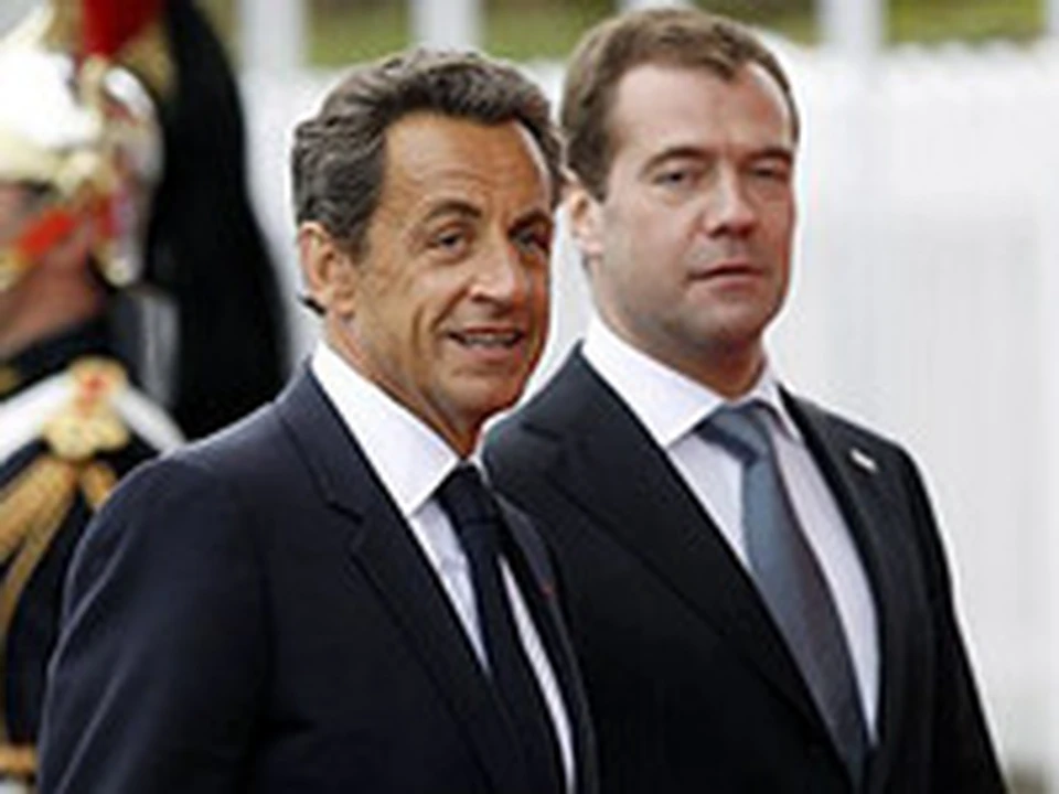 Медведев на мвф. Саркози и Медведев 2008. Николя Саркози и Медведев. Встреча Медведева Саркози 2008. G8 Медведев.