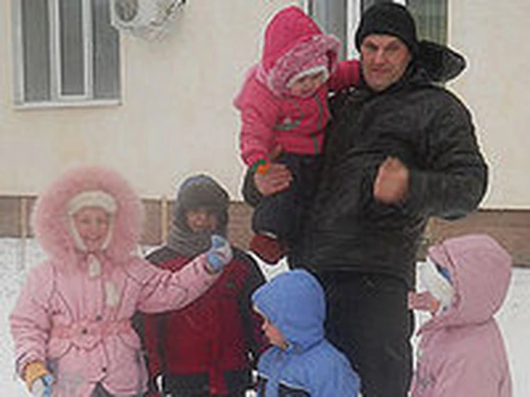 У погибшего в ДТП в центре Саратова Дмитрия Чернова осталось пятеро детей