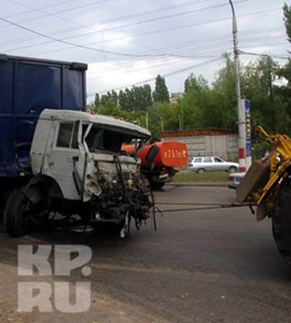 Виновник крупной аварии в Саратове признал свою вину - KP.RU