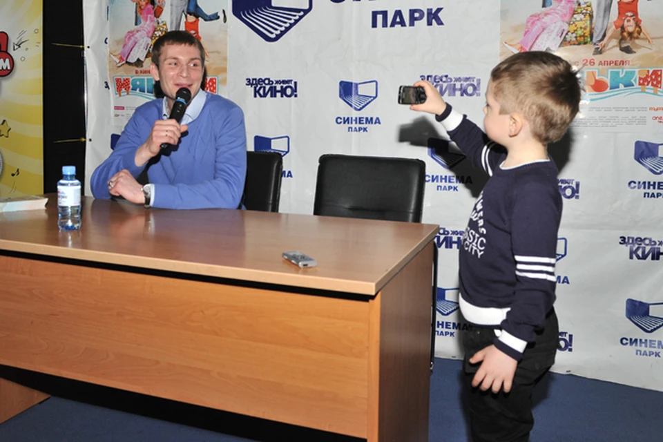 Больше всех внимание Коляну уделяли дети.
