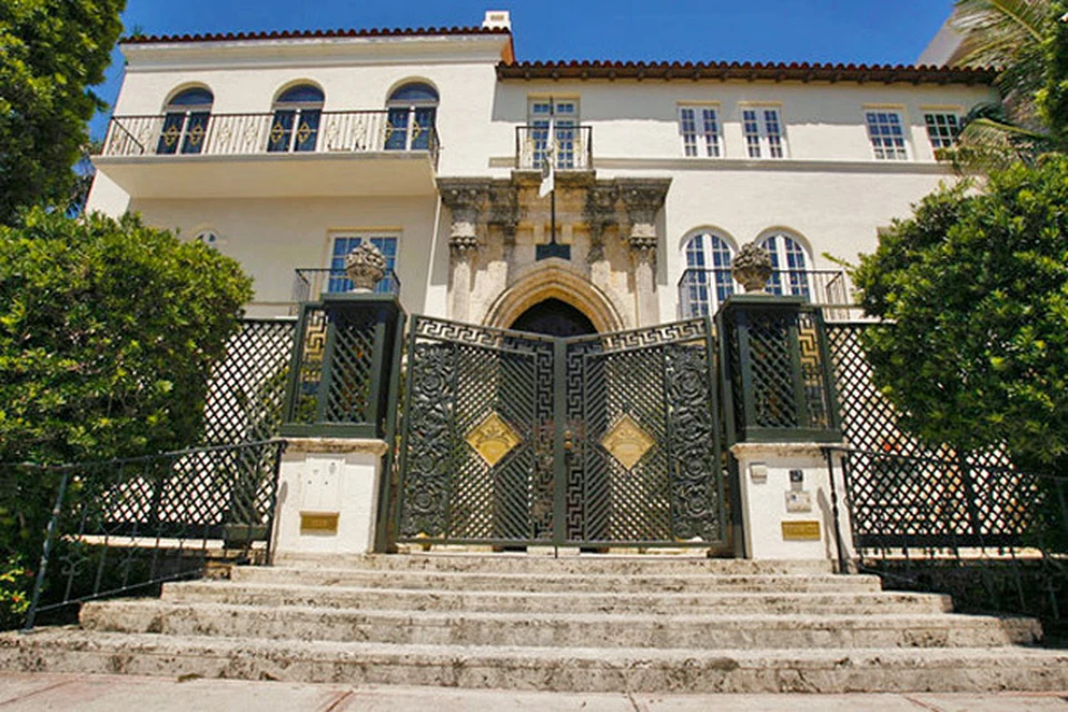 На вилле Casa Casuarina в 1997 году был застрелен итальянский модельер Джанни Версаче.