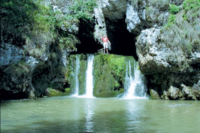 В выходные туристы со всей Башкирии приезжают к водопаду Атыш
