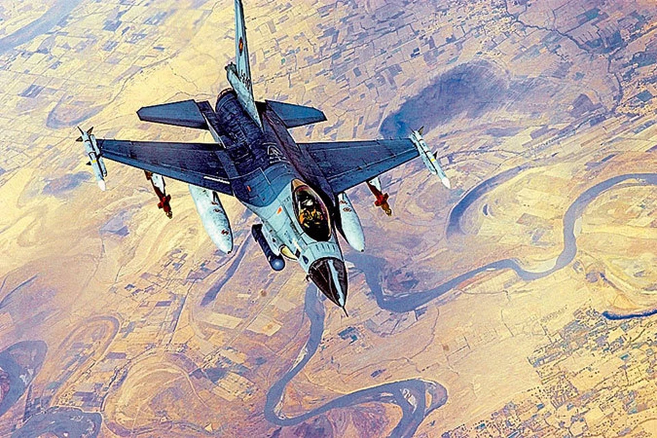 Вот так выглядит истребитель F-16.