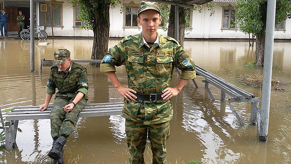 Самарские курсанты вернулись из затопленного Крымска - KP.RU