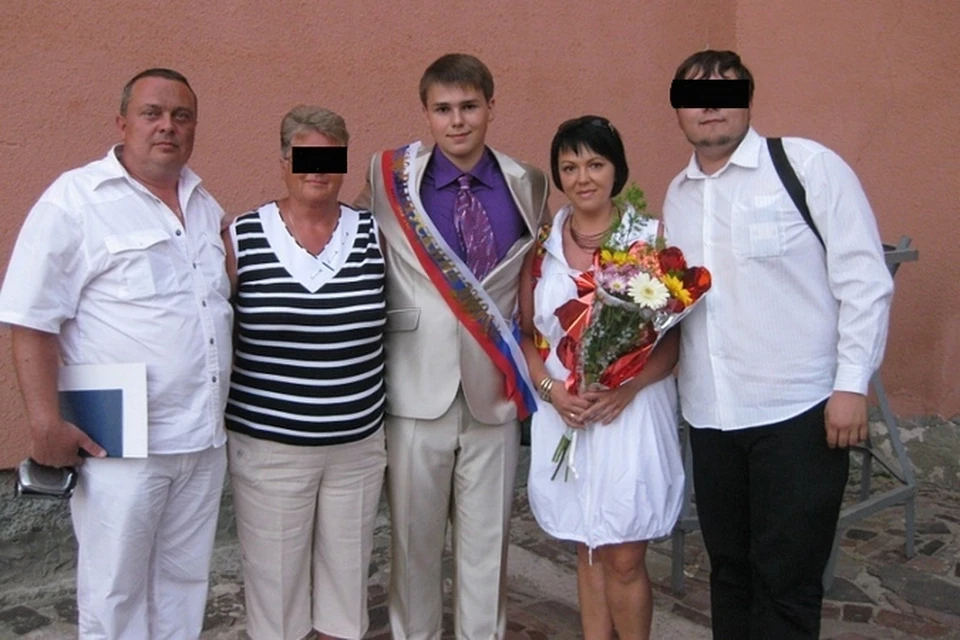 Семья Морозовых на выпускном сына Александра.