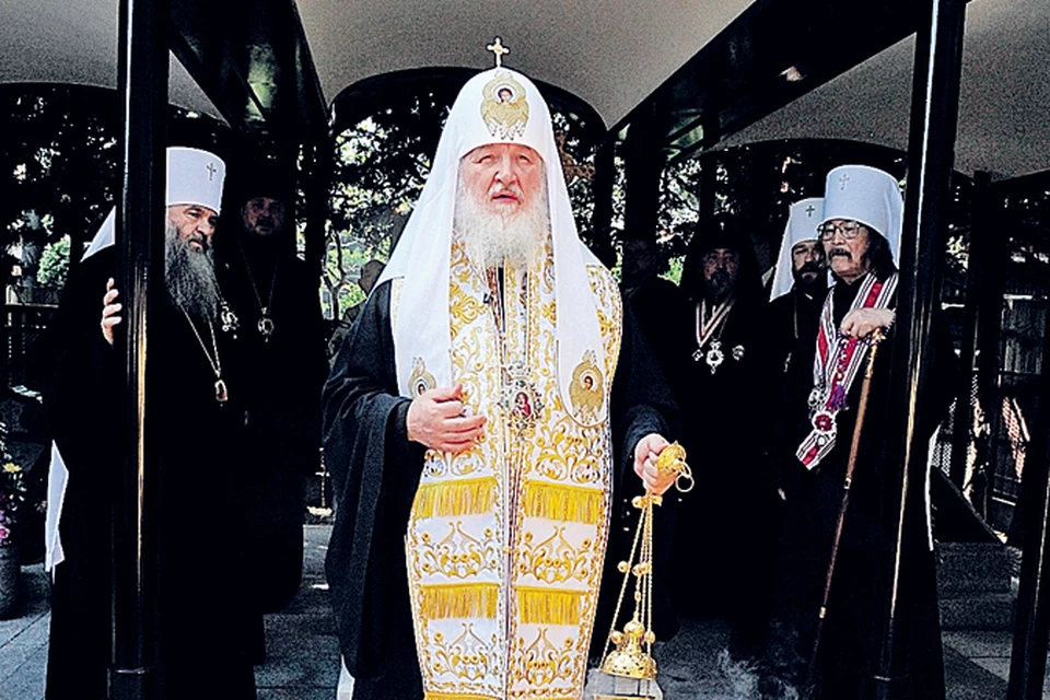 В Токио Патриарх Кирилл провел богослужение на месте погребения основателя Русской православной церкви на японских островах святителя Николая Японского.