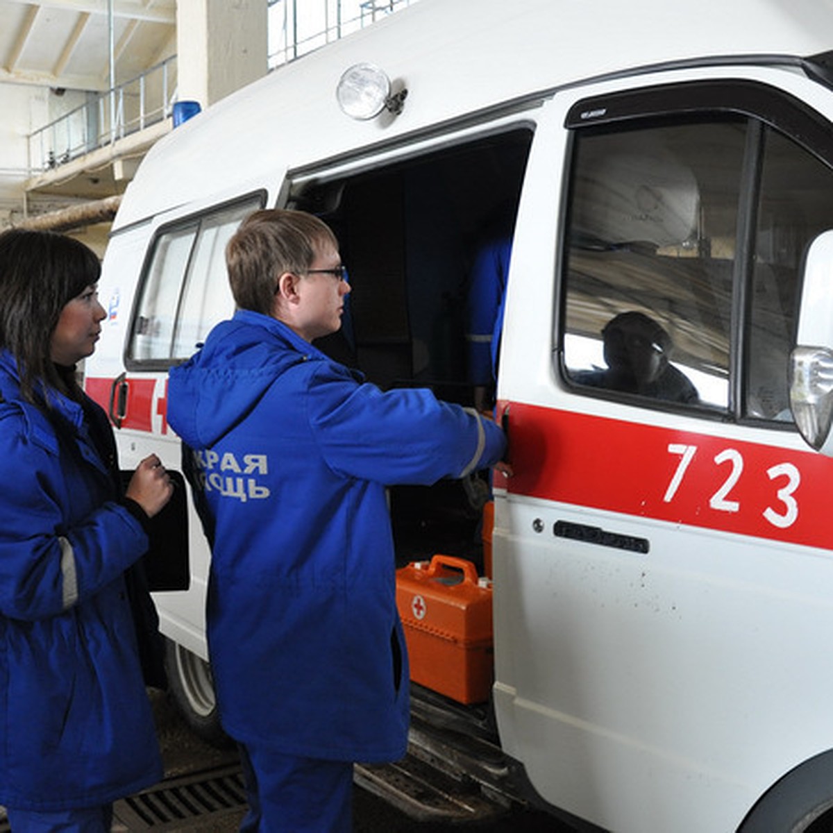 В Ростове-на-Дону пассажиру маршрутки оторвало руку, когда он высунул ее из  окна - KP.RU