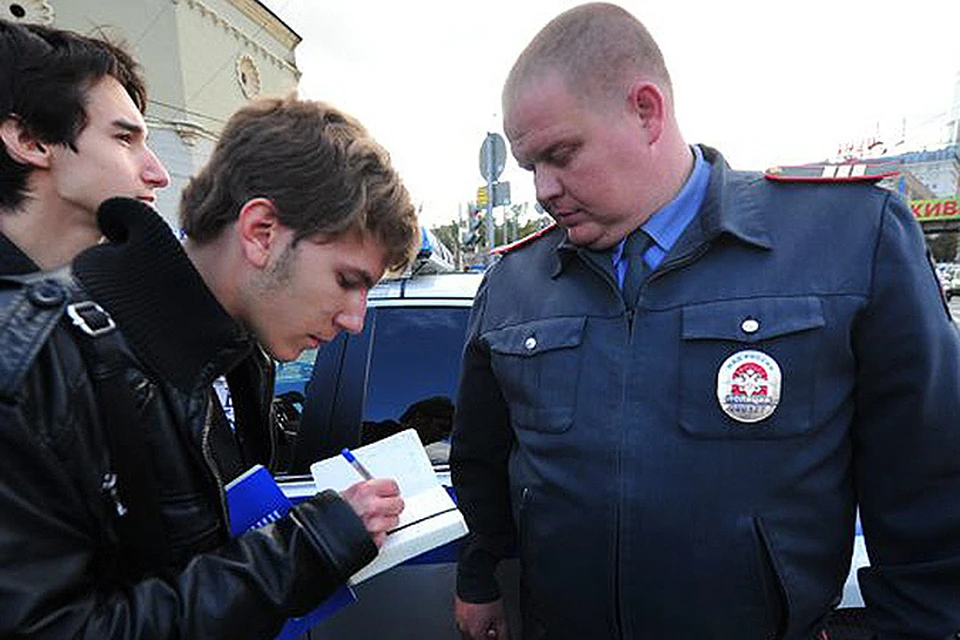 29 сентября в 20 городах-миллионниках России прошел "День проверки документов у полицейских".