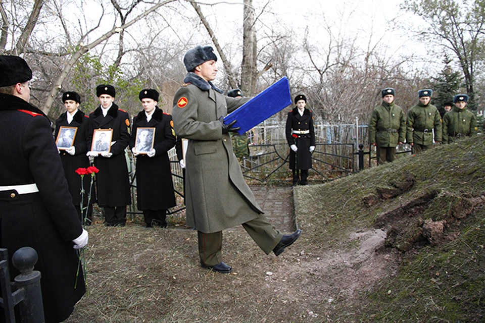 На Троицком кладбище захоронили останки солдат, которые пролежали в тайге 70 лет