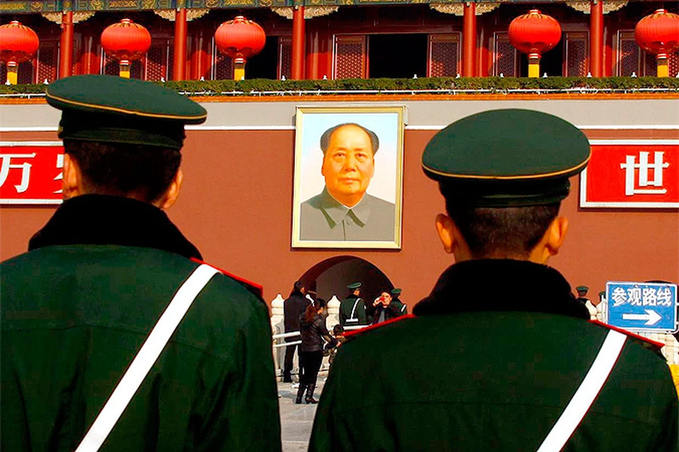 Министерство культуры КНР запретило выставлять в Шанхае и Пекине портреты Мао кисти Уорхола