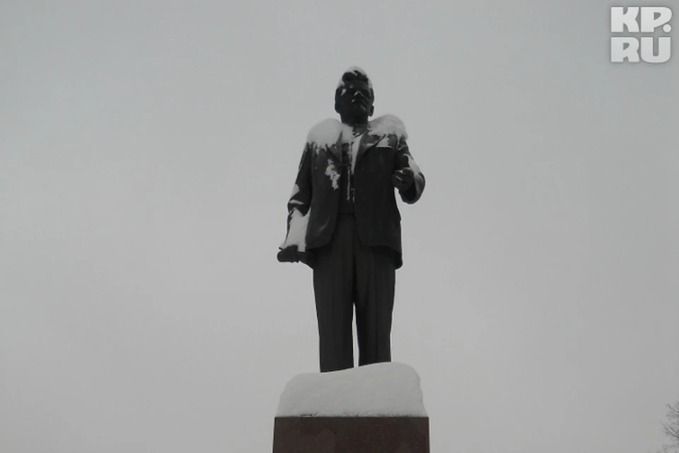 Памятник Михаилу Калинину в Твери