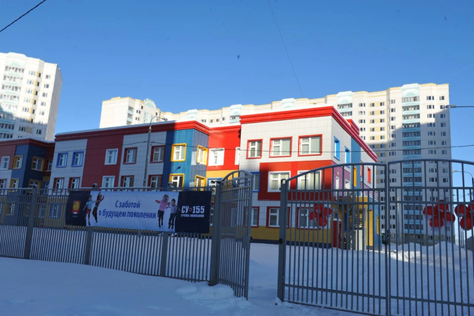 Такие «веселенькие» садики, отстроенные по оригинальному проекту, с бассейном, «прорастают» по всему Подмосковью.