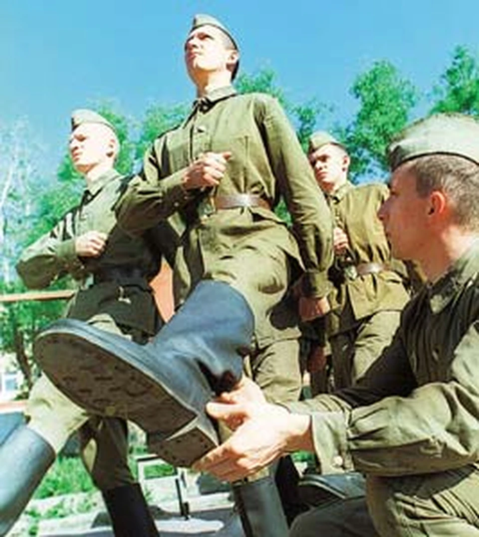 Выпускники вузов, не окончившие военных кафедр, пойдут в армию рядовыми.