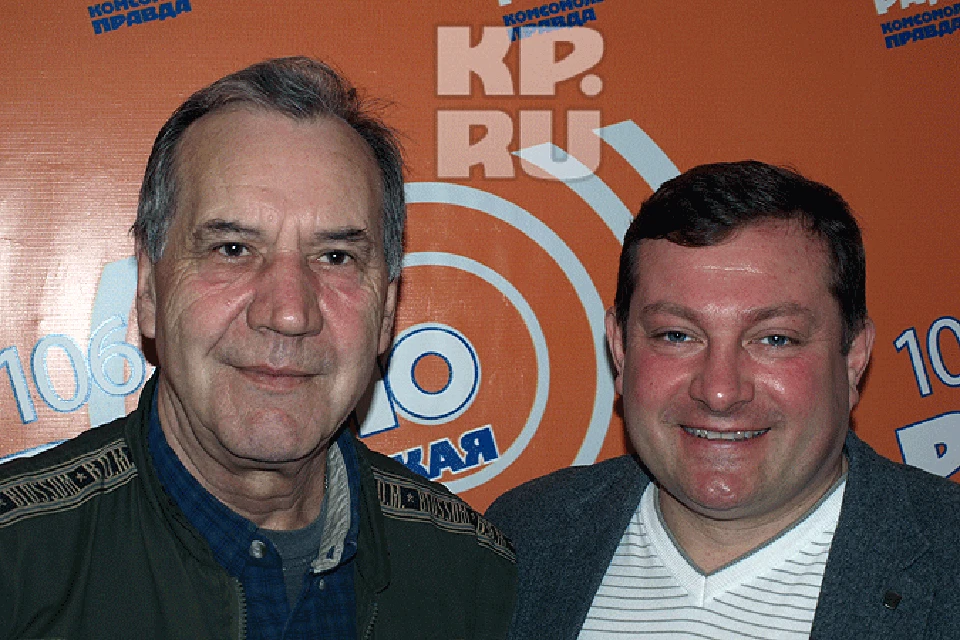 Роман Ильин (справа) и Владимир Филимонов около часа обсуждали в прямом эфире актуальные проблемы алтайских театров