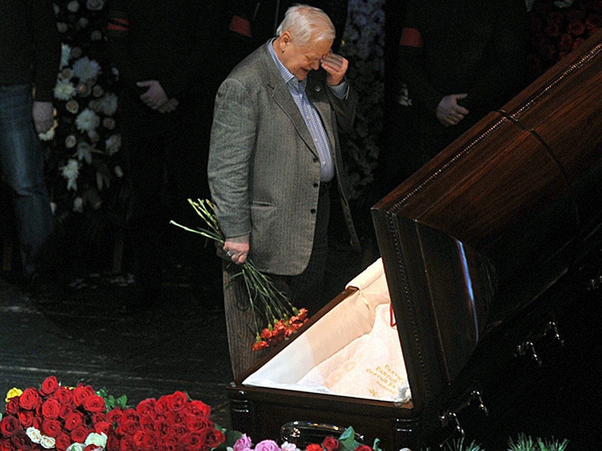 Похороны актера Андрея Панина