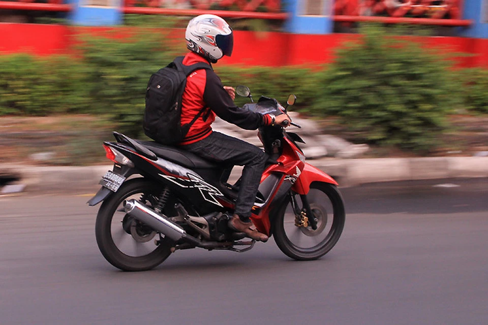 Мопеды нужно регистрировать. Какие скутеры приравниваются к мотоциклам. ПДД Индонезия.