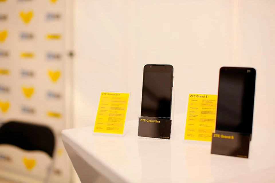 velcom и ZTE презентовали доступный смартфон Grand Era c экраном 4,5''.