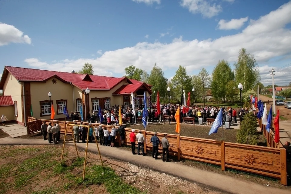 В День бабушки «Бурановские бабушки» открыли новый клуб за 33 миллиона рублей