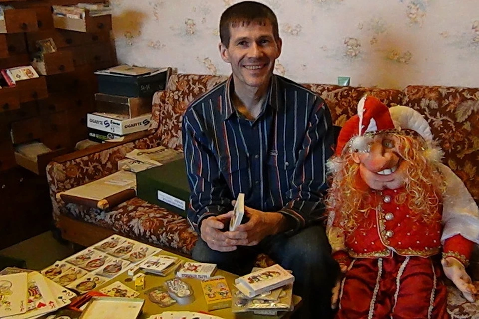 Необычное хобби - собирать газеты, в которых есть слово «правда» или ее синоним «истина»,  увлекло новосибирца Александра Лутковского 20 лет назад.