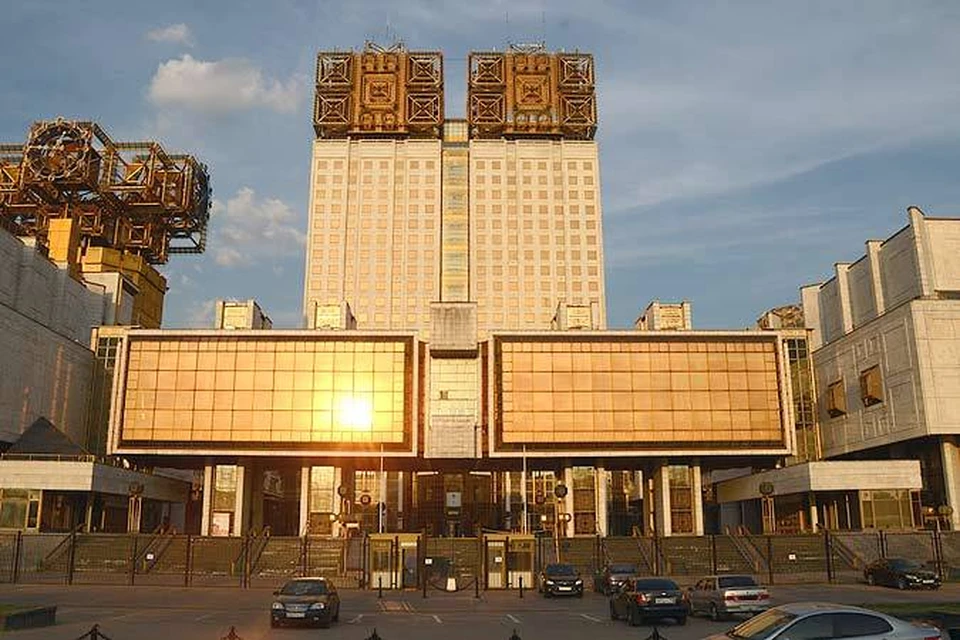 Подвальные помещения здания РАН приютили две сотни нелегалов