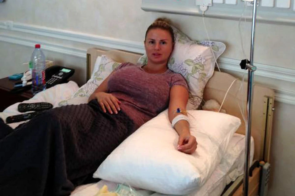 Анна Семенович попала в больницу