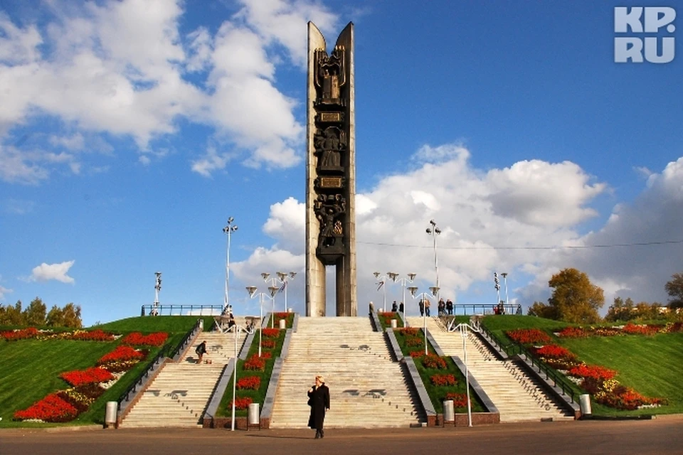 Монумент дружбы народов в ижевске фото