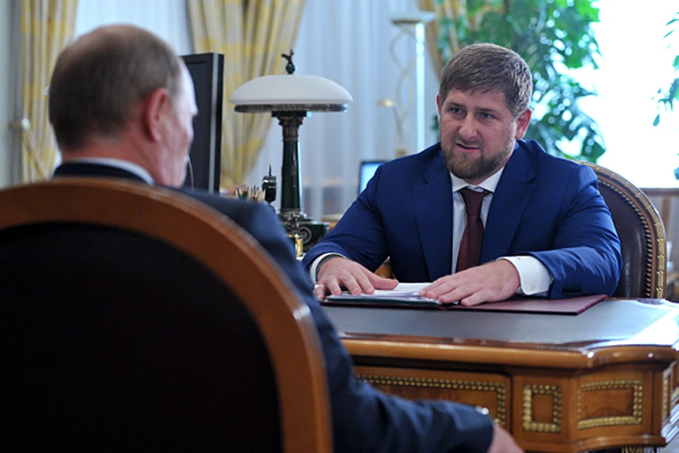 У нас в республике, хочу подчеркнуть, общественно-политическая обстановка стабильная и не имеет никаких предпосылок к осложнению, - сразу заверил Путина Кадыров