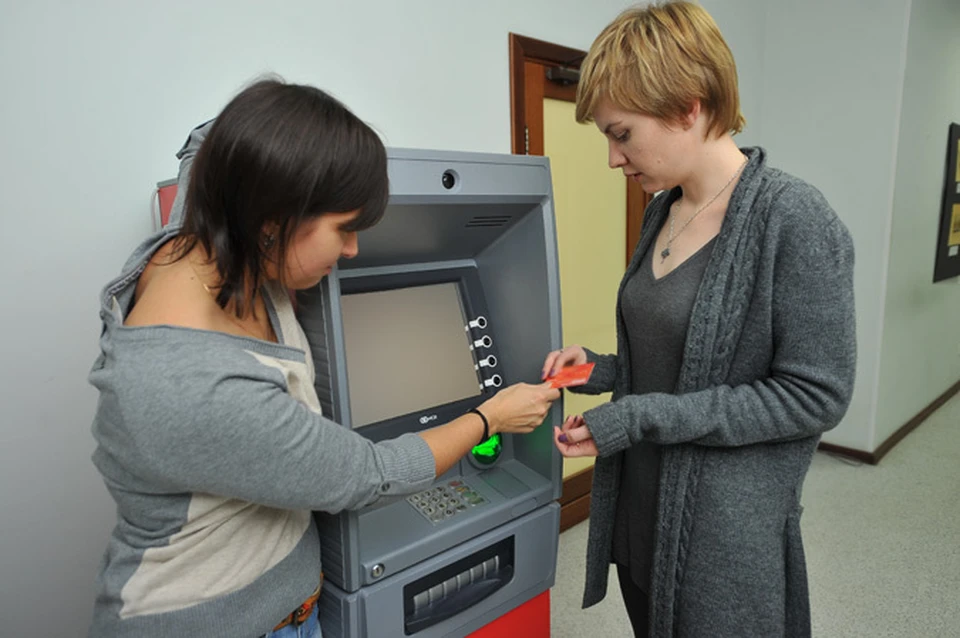 Если вы взяли кредит, читайте договор под лупой, а потом вовремя гасите проценты.