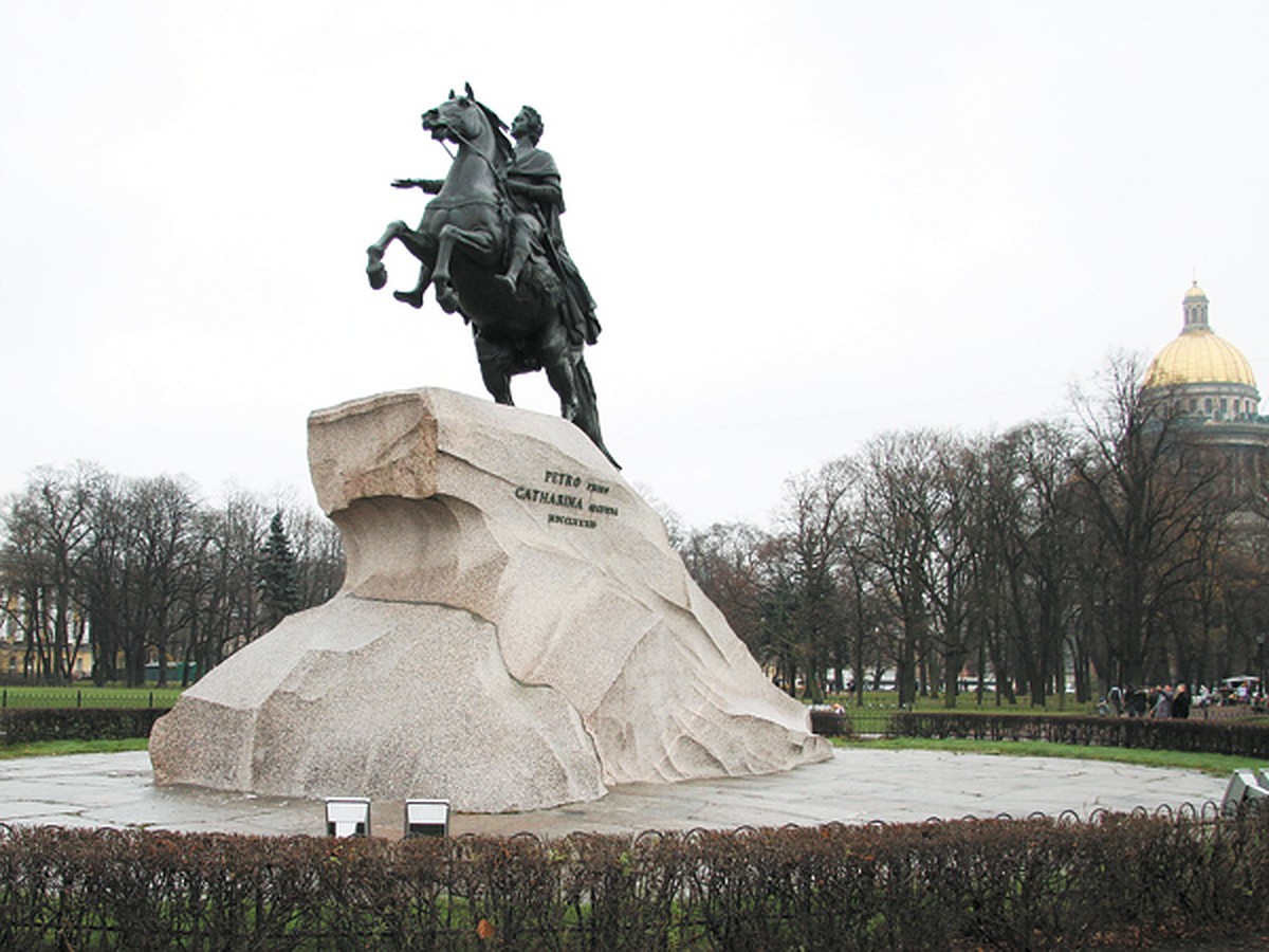 В Петербурге больше всего коней у... Петра I - KP.RU