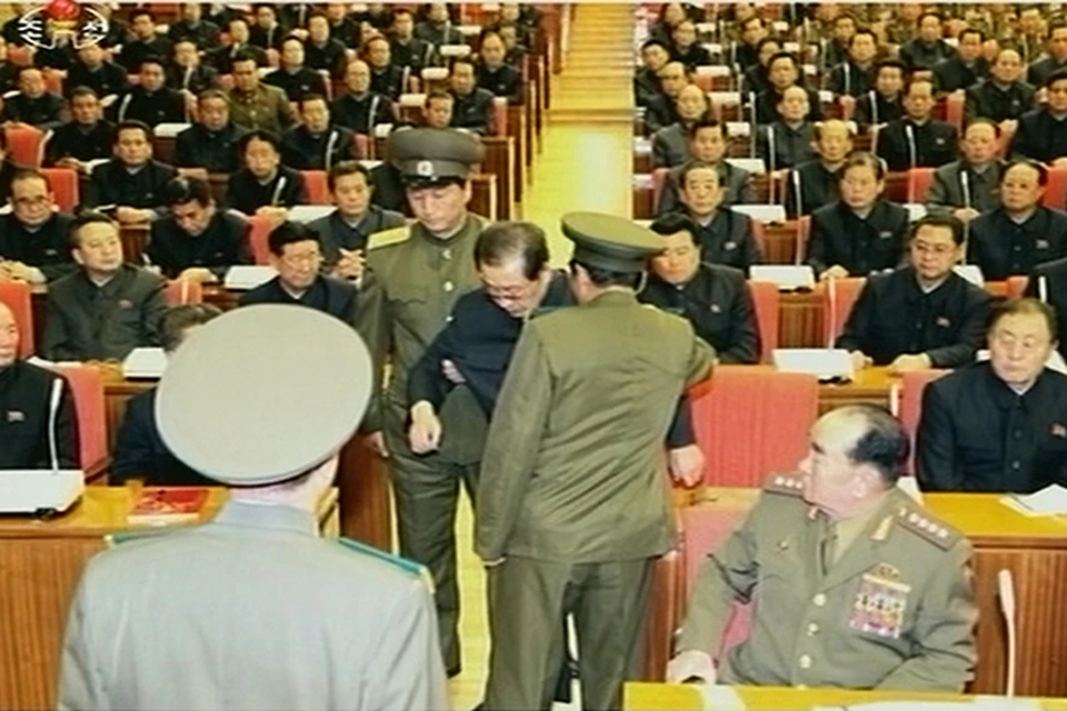 Дядю Ким Чен Ына сместили со всех постов и казнили