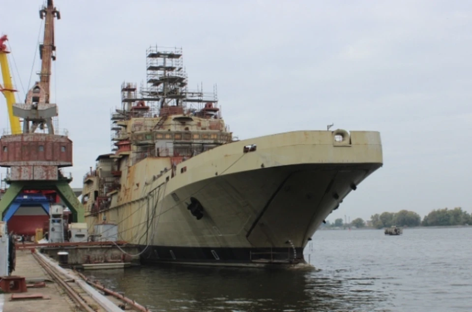 Завод строит для ВМФ России большой десантный корабль «Иван Грен» проекта 11711