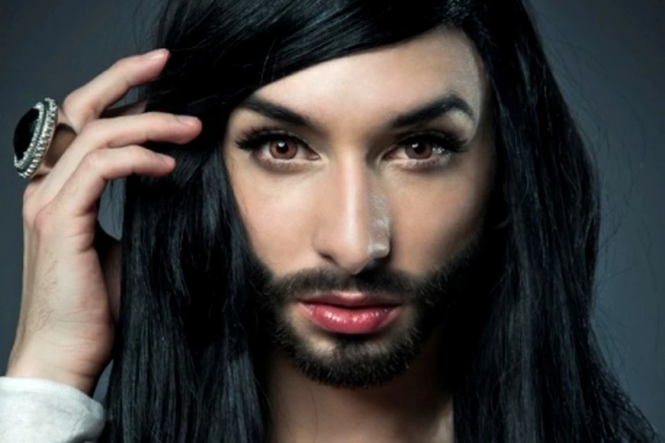 Причиной нового скандального обсуждения стало участие в конкурсе австрийского певца- трансвестита