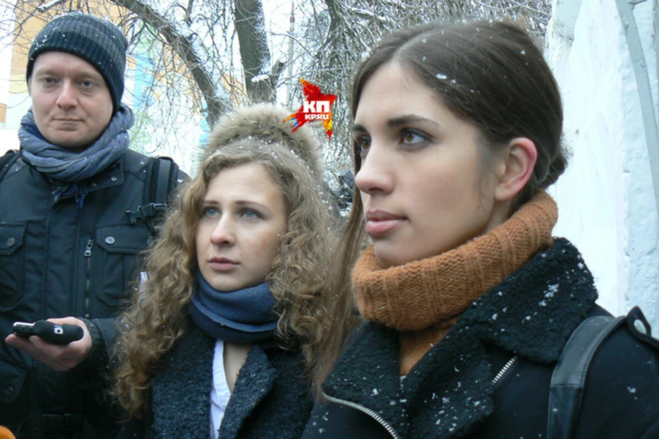 Мария Алехина и Надежда Толоконникова приехали в женскую колонию Нижнего.