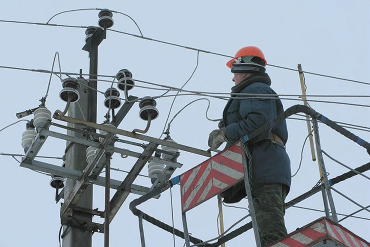 Краснодарцы обвиняют электриков в платном подключении к свету во время ЧС