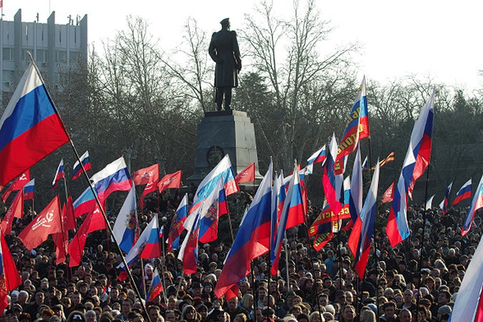 Митинг пророссийски настроенных крымчан 23 февраля 2014 года.