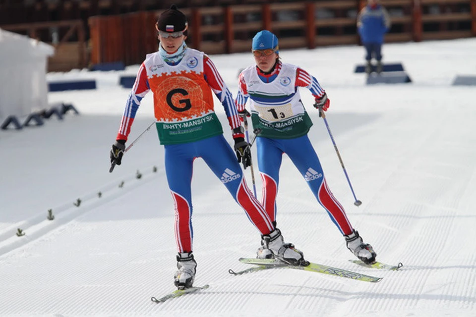 Лыжница Елена Ремезова и лидер Наталья Якимова