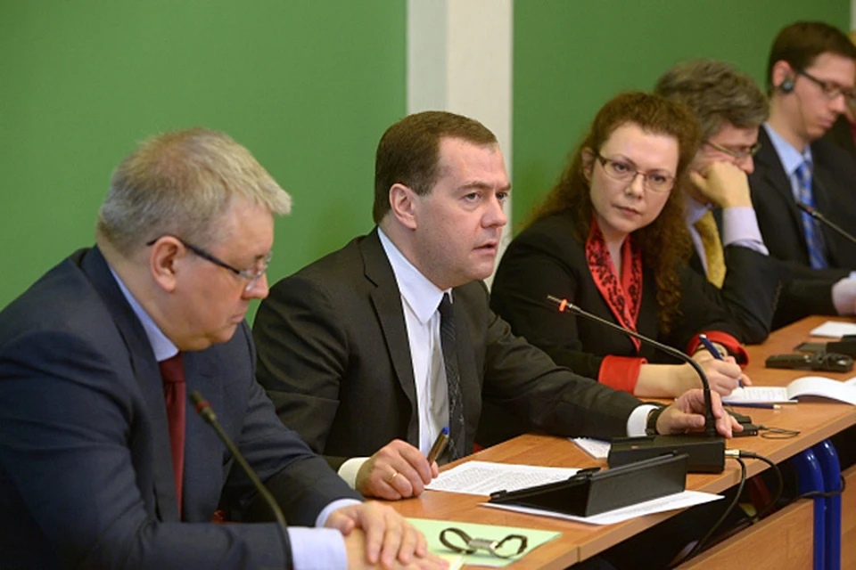 Дмитрий Медведев призвал Евросоюз и США не приносить экономические интересы в жертву своим политическим амбициям