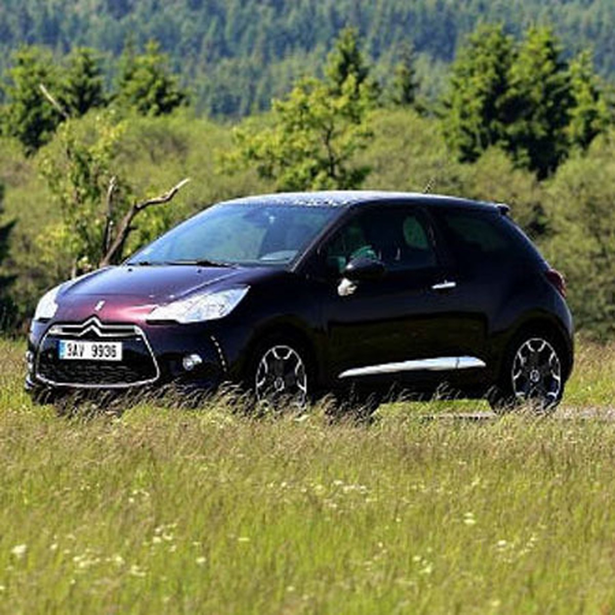 Тест-драйв Citroën DS3 Faubourg Addict: великолепный стильный автомобиль -  KP.RU