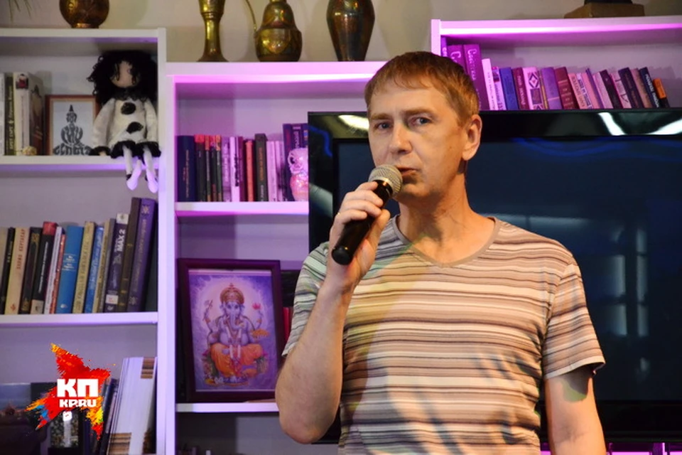 Драматург Дмитрий Рябов даже матерится как-то интеллигентно.